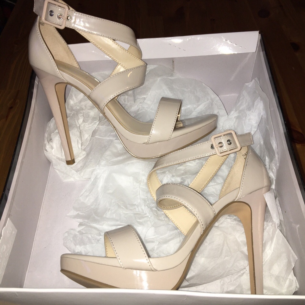 Nude Nine West Heels Size 7.5